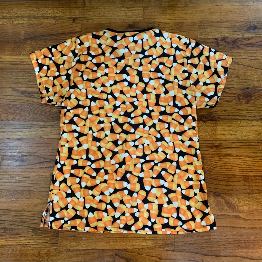 Tafford Scrub Top Candy Corn Halloween Themed SS V-neck Scrub Workwear Shirt
XS